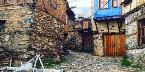 Bursa’nın Tarihi Dokusu Eşliğinde Düğün Fotoğrafçılığı Bursa’nın Tarihi Dokusu Eşliğinde Düğün Fotoğrafçılığı