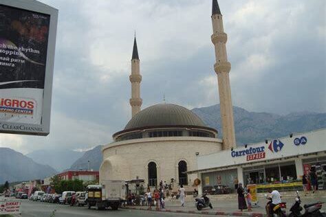 Cami Avluları Fotoğrafçılığı: Huzur Bulan Kalabalıklar