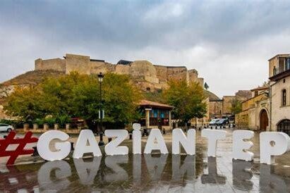 Gaziantep’te Tarihi Dokular Arasında Moda Fotoğrafçılığı