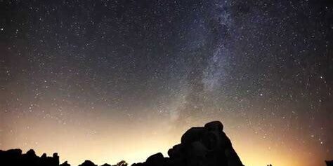 Gece Gökyüzü ve Yıldızlar: Uzayın Derinliklerinde Seyahat