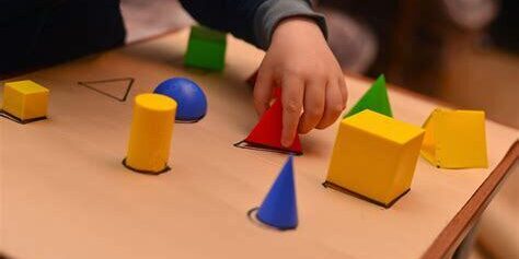 Geometrik Oyunlar: Şehirlerde Soyut Kompozisyonlar Oluşturmak
