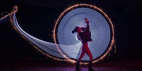 Hareketli Işıkla Yaratıcı Fotoğraf Teknikleri Nasıl Uygulanır?
