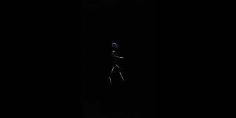 Işığın Dansı: Neon Işıklarıyla Portre Çekimleri Işığın Dansı: Neon Işıklarıyla Portre Çekimleri