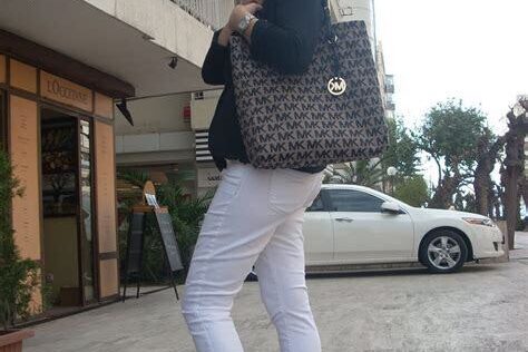 İzmir Alsancak’ta Sokak Modası: Şehir Hayatında Stil Fotoğraf Çekimleri