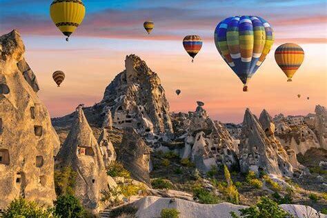 Kapadokya’da Hayal Gibi Fotoğraf Çekim Mekanları: Balonların Altında Bir Dünya