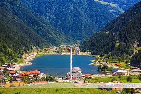 Karadeniz’in Görkemli Doğasında: Uzungöl ve Sümela’da Düğün Fotoğrafları