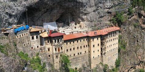 Karadeniz’in Mistik Manzaraları: Uzungöl ve Sümela Manastırı’nda Fotoğraf Çekim Mekanları