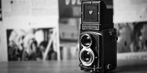 Lomografi ve Analog Fotoğrafçılıkta Başarı Hikayeleri: Ünlü Fotoğrafçıların Yolculuğu Lomografi ve Analog Fotoğrafçılıkta Başarı Hikayeleri: Ünlü Fotoğrafçıların Yolculuğu