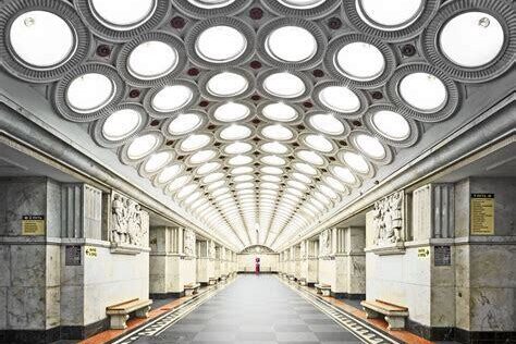 Metro İstasyonları Fotoğrafçılığı: Şehrin Altındaki Hareket