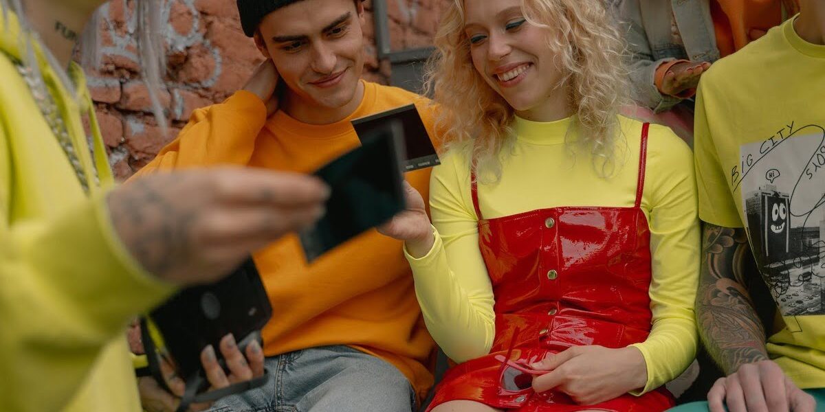 Polaroid vs Fujifilm: Anında Baskı Kameralarda Marka Karşılaştırması
