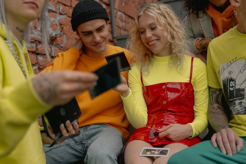 Polaroid vs Fujifilm: Anında Baskı Kameralarda Marka Karşılaştırması