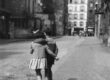 "Robert Doisneau" Tarzı Sokak Çocukları: Umut Dolu Gözler
