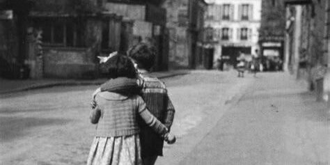 "Robert Doisneau" Tarzı Sokak Çocukları: Umut Dolu Gözler