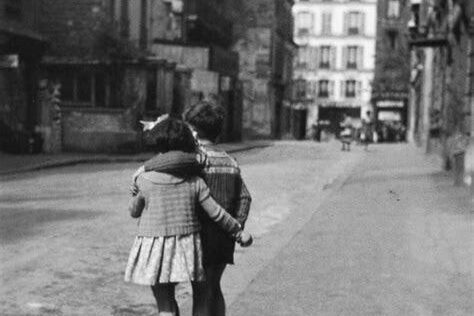 "Robert Doisneau" Tarzı Sokak Çocukları: Umut Dolu Gözler