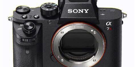Sony Alpha A7R III: 2017’de Yüksek Çözünürlüklü Görüntüler için Gelişmiş Aynasız Kamera