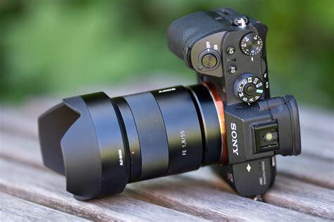 Sony FE 55mm f/1.8 ZA Sonnar T: Aynasız Sistemler için Yüksek Kaliteli Seçenek*