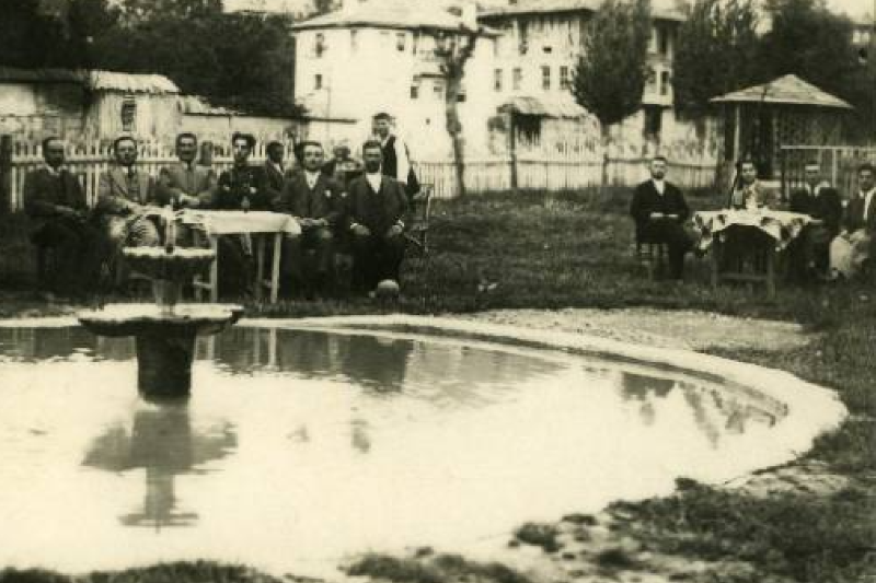 Tarihi Anılarımızı Koruma Çabaları: Yüz Yıllık Miras Projesi İle Cumhuriyetin İlk Yıllarının Fotoğrafları Geleceğe Taşınıyor
