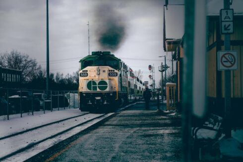 Tren Yolculukları: Rayların Üzerinde Fotoğrafçılık
