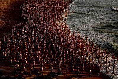 Vücut Çekimlerinde Özgünlük: Spencer Tunick’in Çıplak Kalabalık Projeleri