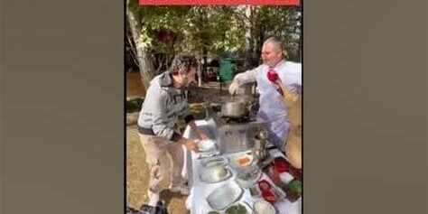 Yemek Çekimlerinde Hareketi Yakalamak Yemek Çekimlerinde Hareketi Yakalamak